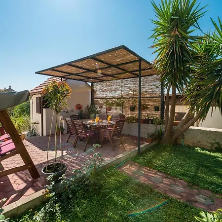 Apartment Miljas 2 *